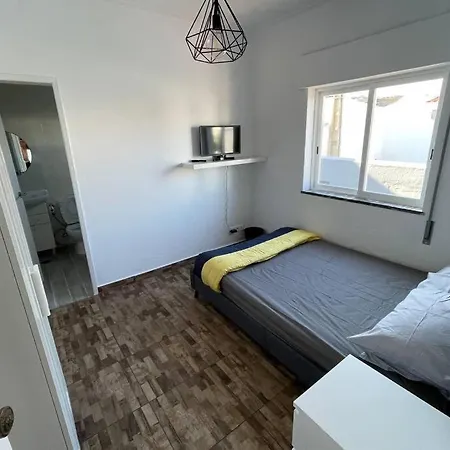 Spacious Villa. Large Rooftop. 4 Bedroom Sleeps 8 Villa *
