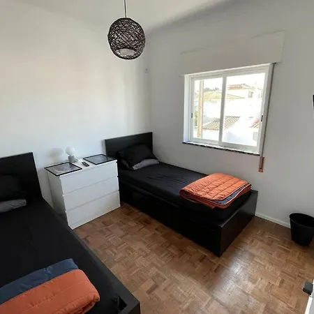 Spacious Villa. Large Rooftop. 4 Bedroom Sleeps 8 Villa Alvor