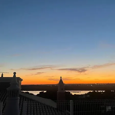 Spacious Villa. Large Rooftop. 4 Bedroom Sleeps 8 Villa Alvor