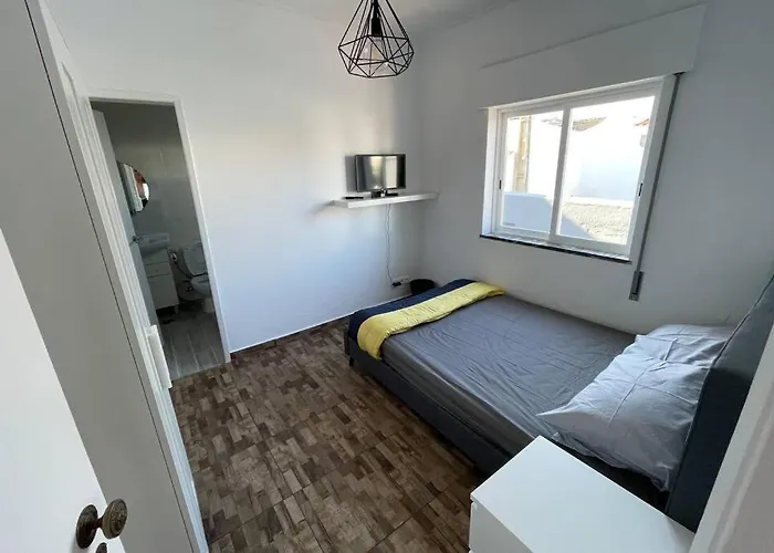 Spacious Villa. Large Rooftop. 4 Bedroom Sleeps 8 Willa *