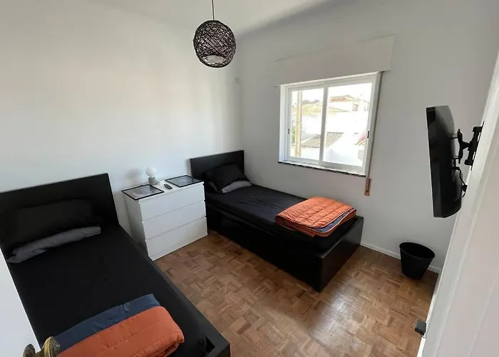 Spacious Villa. Large Rooftop. 4 Bedroom Sleeps 8 Willa Alvor