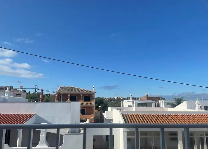 Spacious Villa. Large Rooftop. 4 Bedroom Sleeps 8