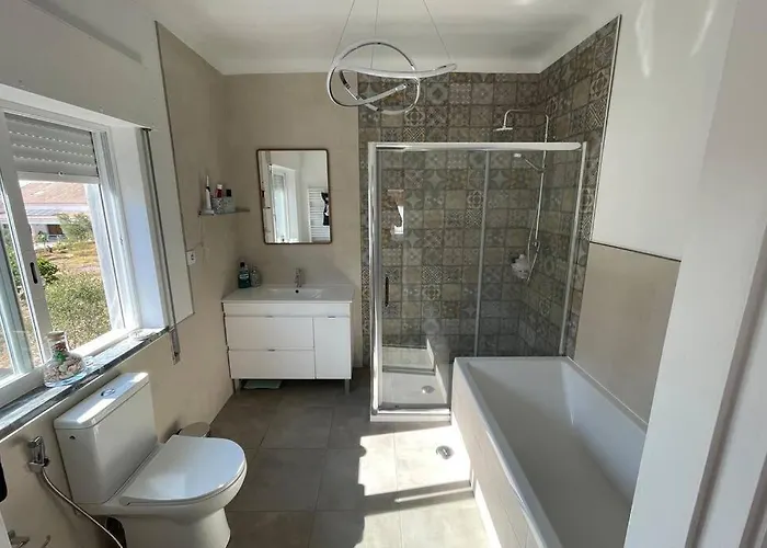 Spacious Villa. Large Rooftop. 4 Bedroom Sleeps 8 Willa Alvor