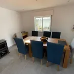 Villa Spacious Villa. Large Rooftop. 4 Bedroom Sleeps 8