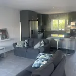 Spacious Villa. Large Rooftop. 4 Bedroom Sleeps 8 Villa *
