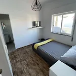 Spacious Villa. Large Rooftop. 4 Bedroom Sleeps 8 Villa *
