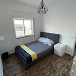 Spacious Villa. Large Rooftop. 4 Bedroom Sleeps 8 Alvor